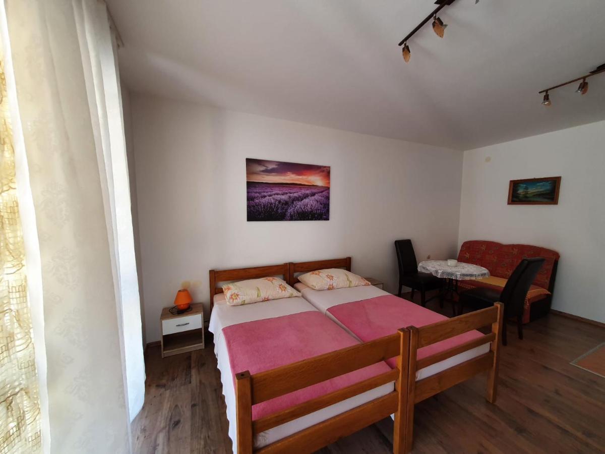 Apartments Topalovic กอสเตรนา ภายนอก รูปภาพ