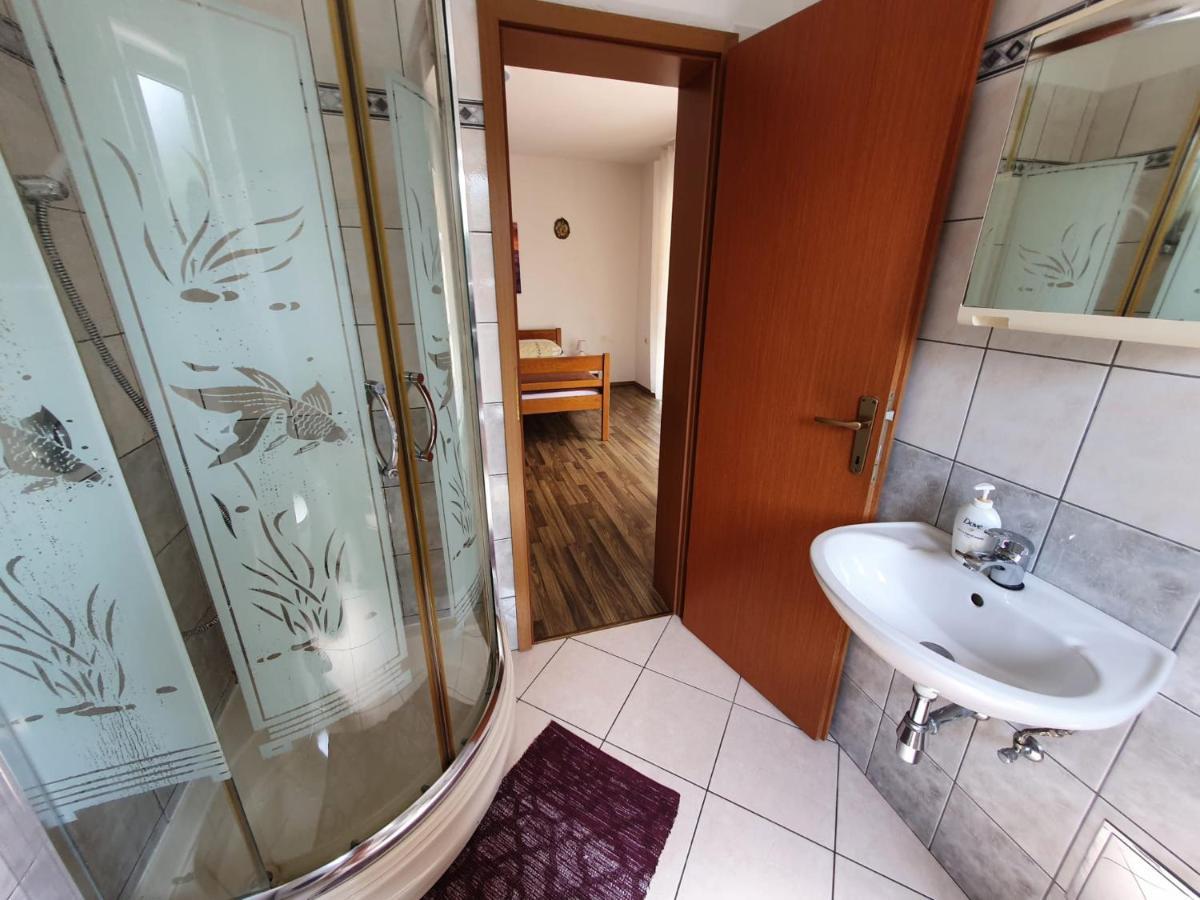 Apartments Topalovic กอสเตรนา ภายนอก รูปภาพ