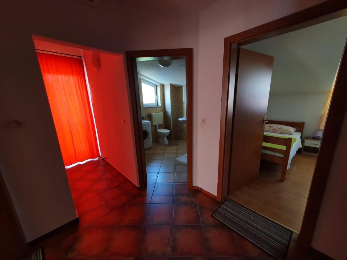 Apartments Topalovic กอสเตรนา ภายนอก รูปภาพ