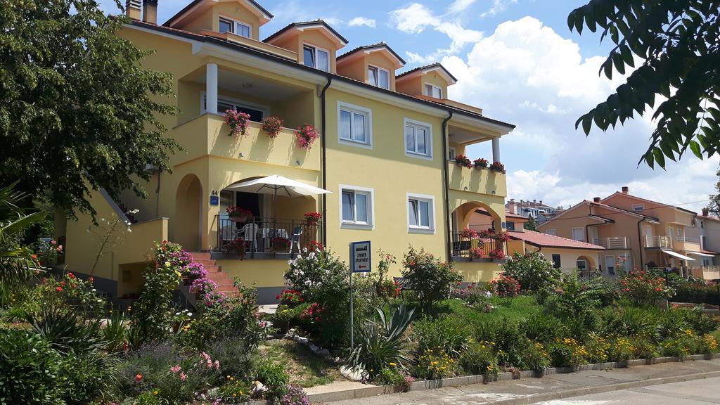 Apartments Topalovic กอสเตรนา ภายนอก รูปภาพ
